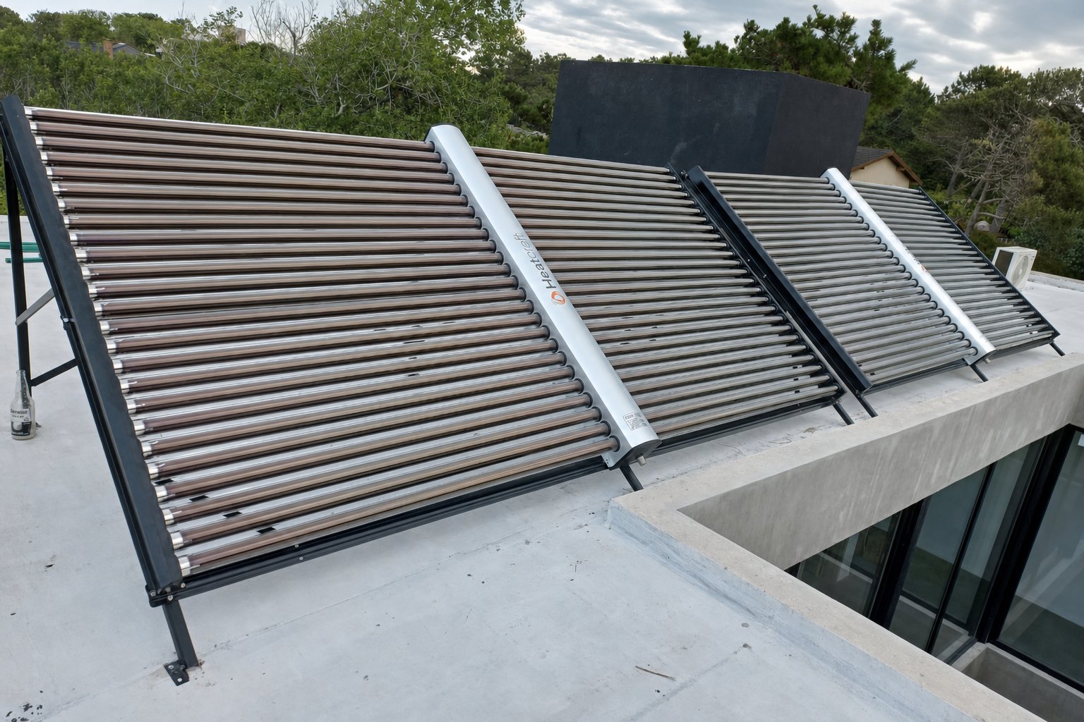 Casa de 500 m² en Cariló: paneles, aerotermia y piscina climatizada