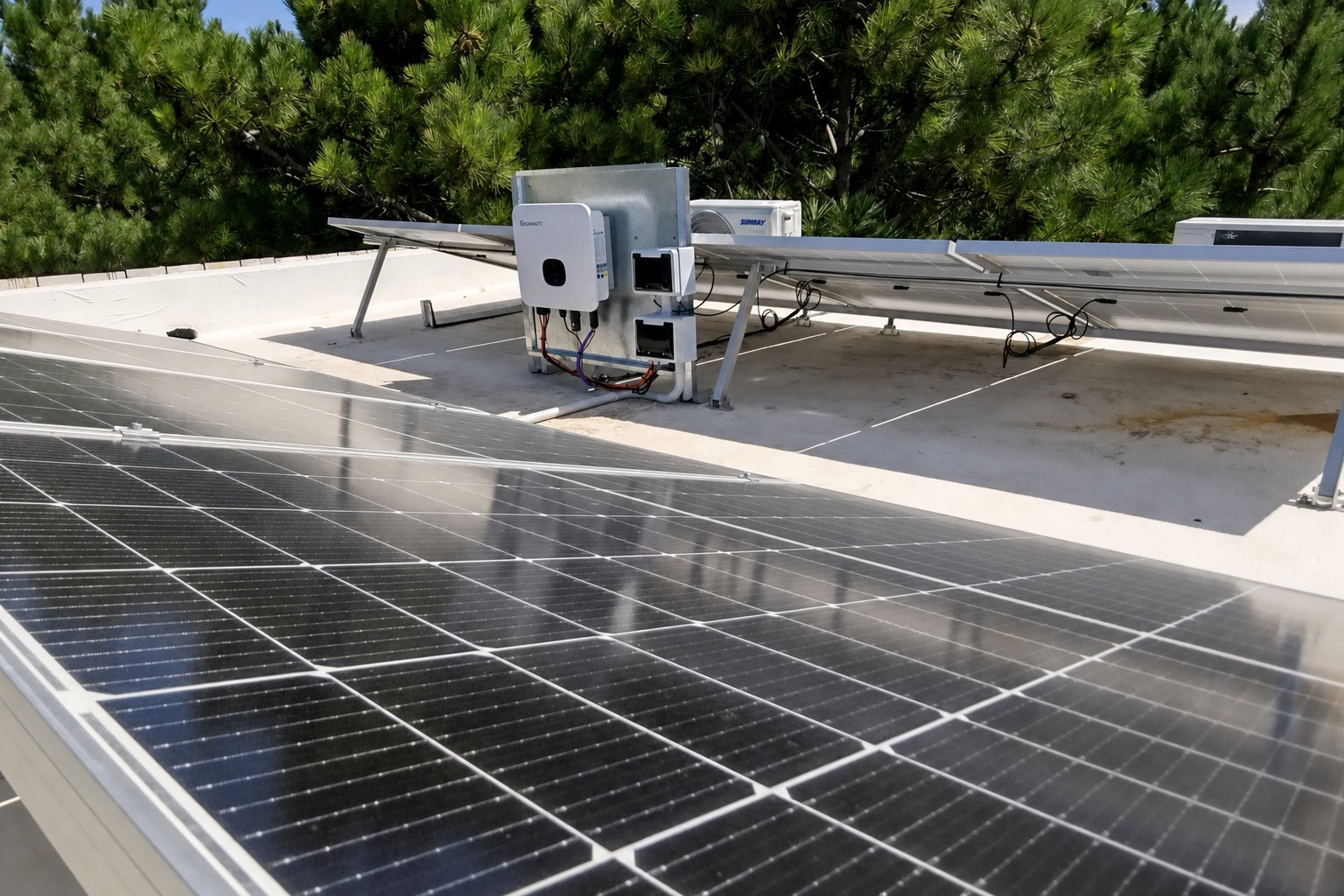 Casa en Costa Esmeralda: una instalación ajena rehecha a norma y ampliada a 6 kW