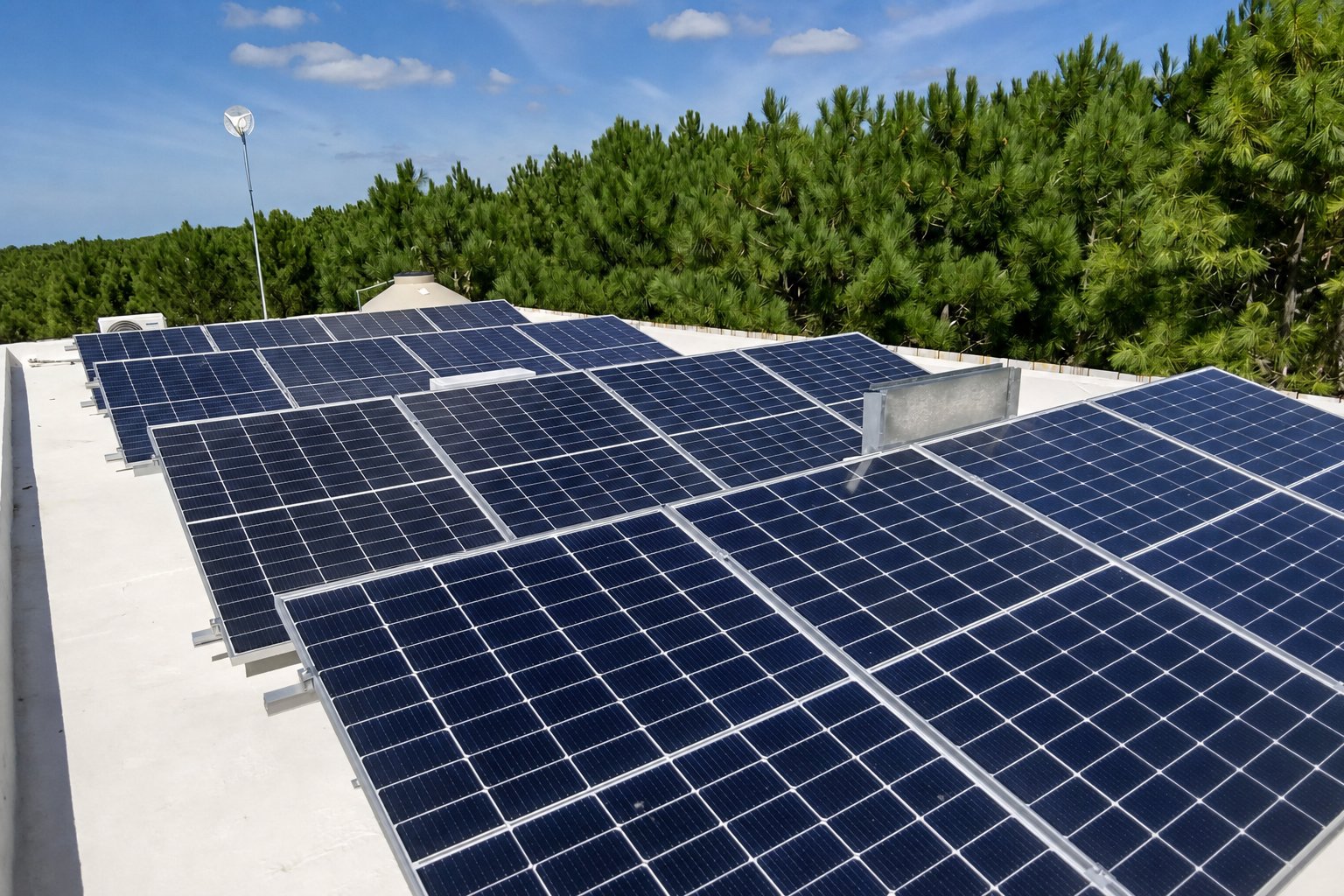 Casa en Costa Esmeralda: una instalación ajena rehecha a norma y ampliada a 6 kW