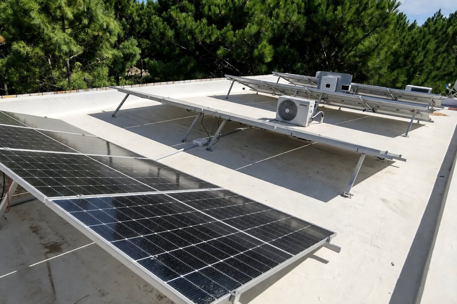 Casa en Costa Esmeralda: una instalación ajena rehecha a norma y ampliada a 6 kW