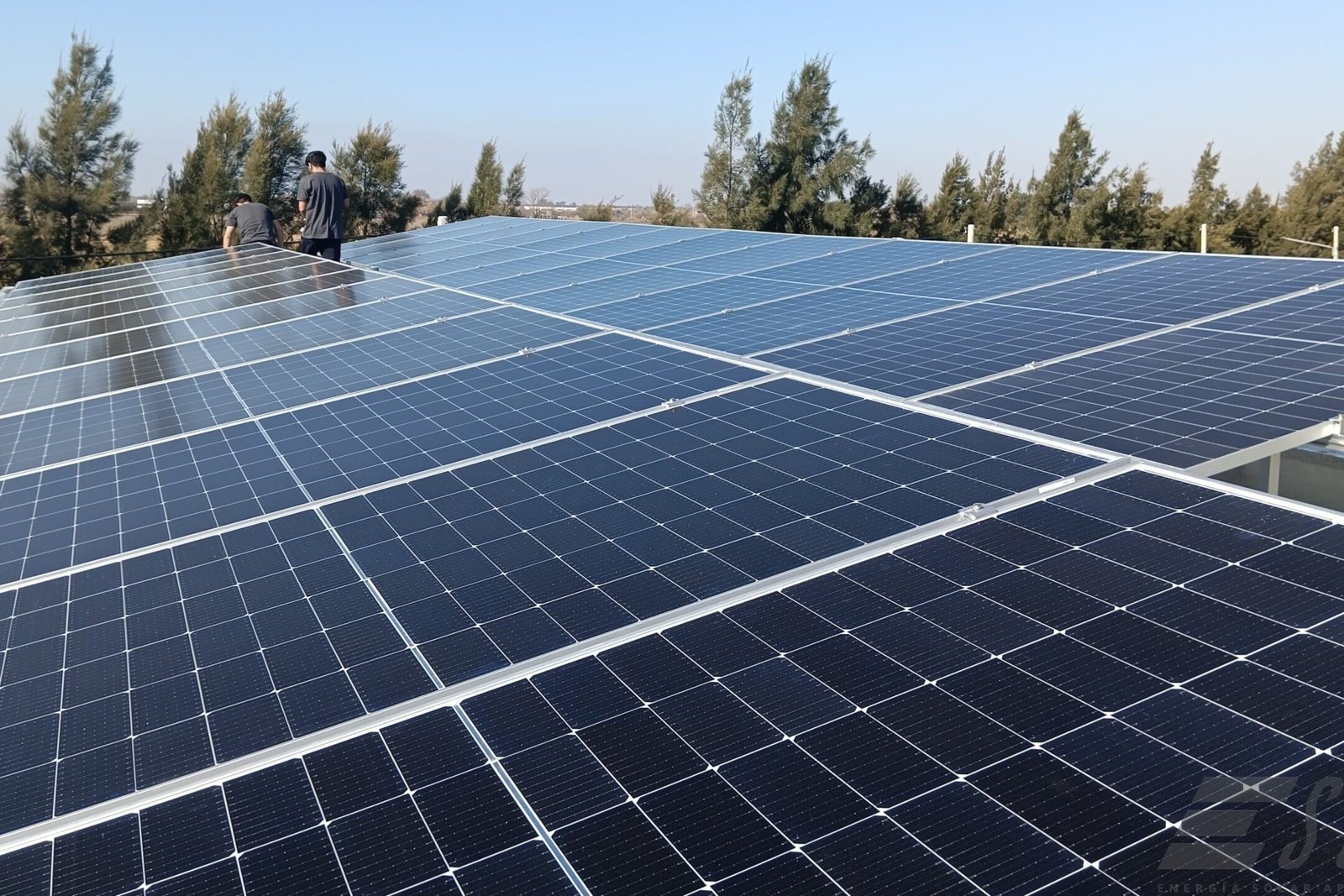 Casa en Rosario: 13,2 kWp trifásicos dentro de Prosumidores 4.0